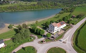 Au Moulin Du Pont